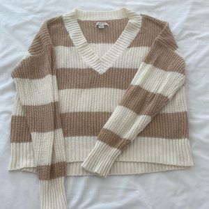 american eagle brown and white striped OVERSIZED women’s sweater. size XS.